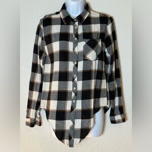 HARPER Black and Brown Plaid Shirt Women’s Size Medium LAGENLOOK